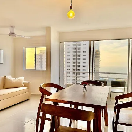 Modern With Ocean Views Apartamento